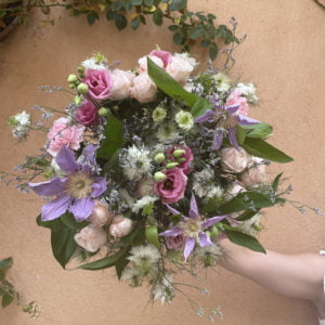bouquet pastel andrée bouquet de fleurs roses et violettes