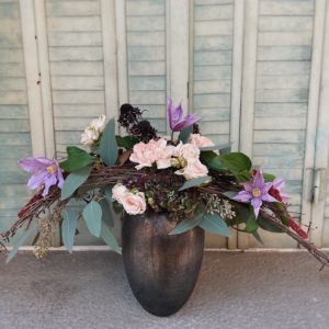 bouquet allongé avec structure tressé en bois