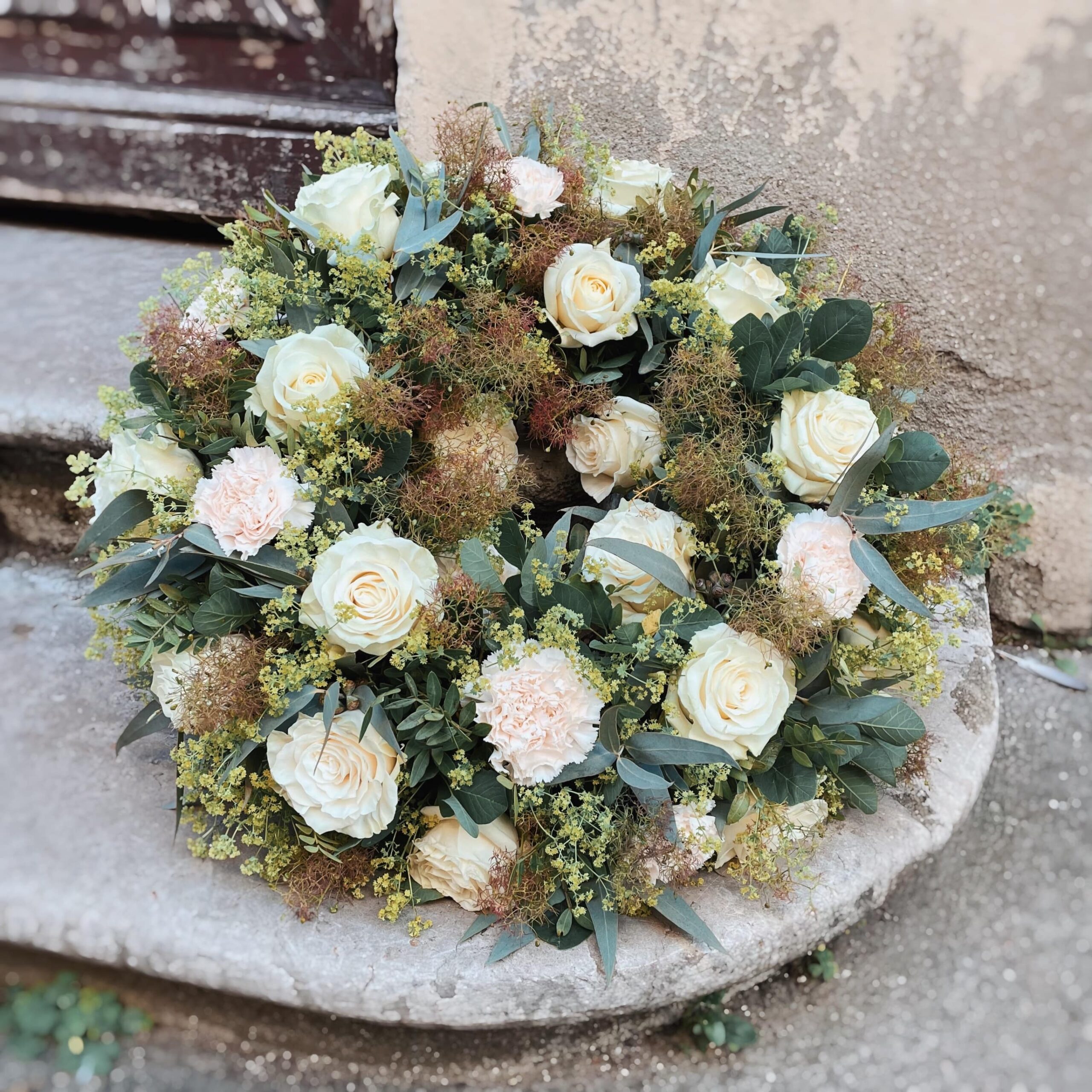 couronne de deuil blanche