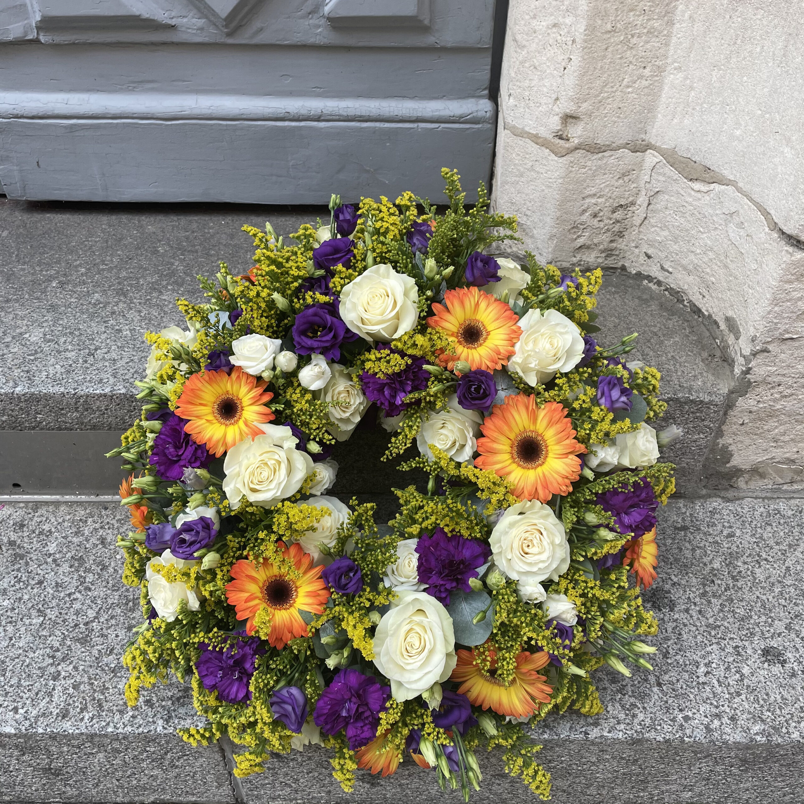 couronne de deuil orange et violette