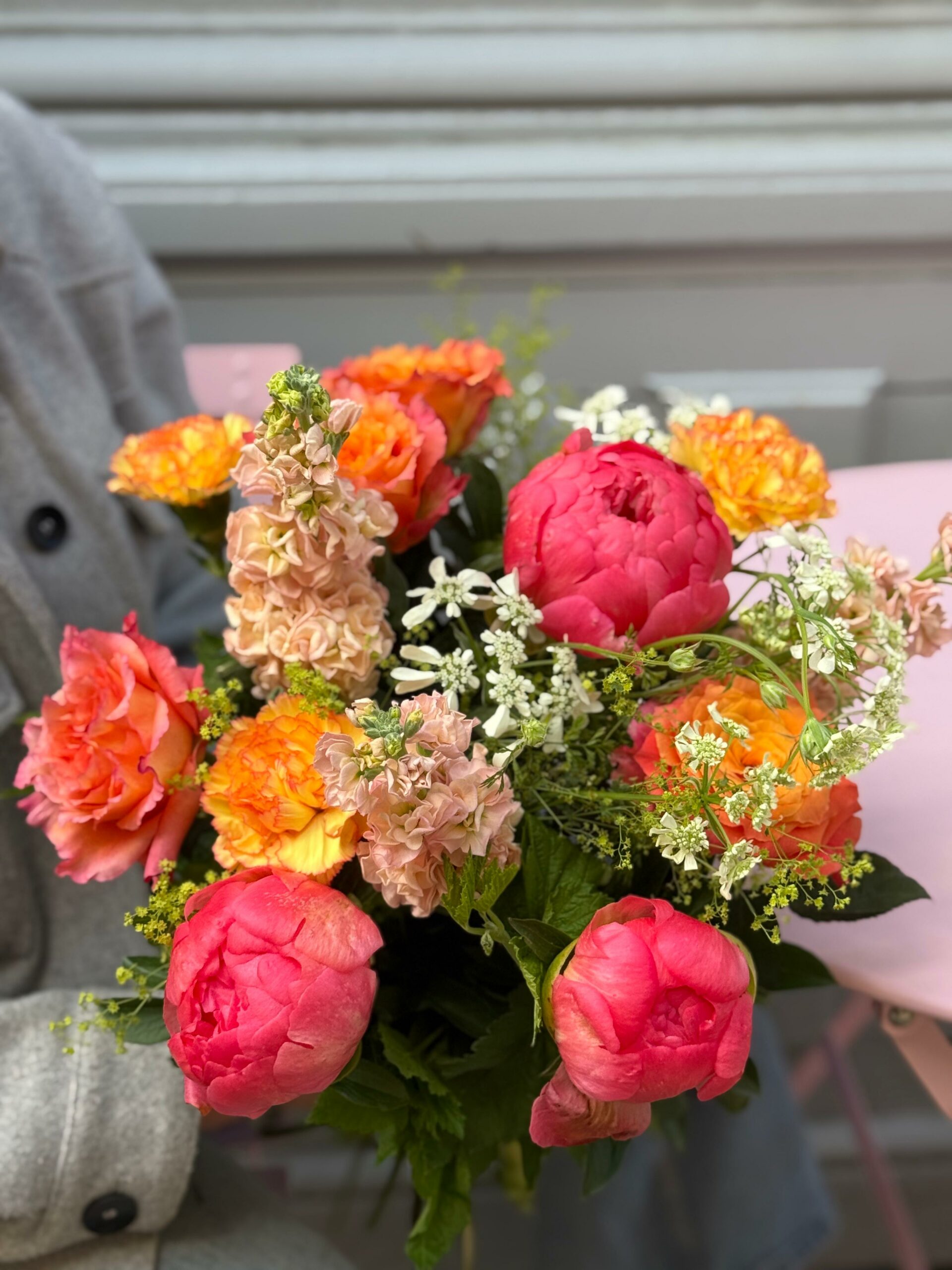 Fleurs de saison bouquet Noémie livraison Neuville sur Saône