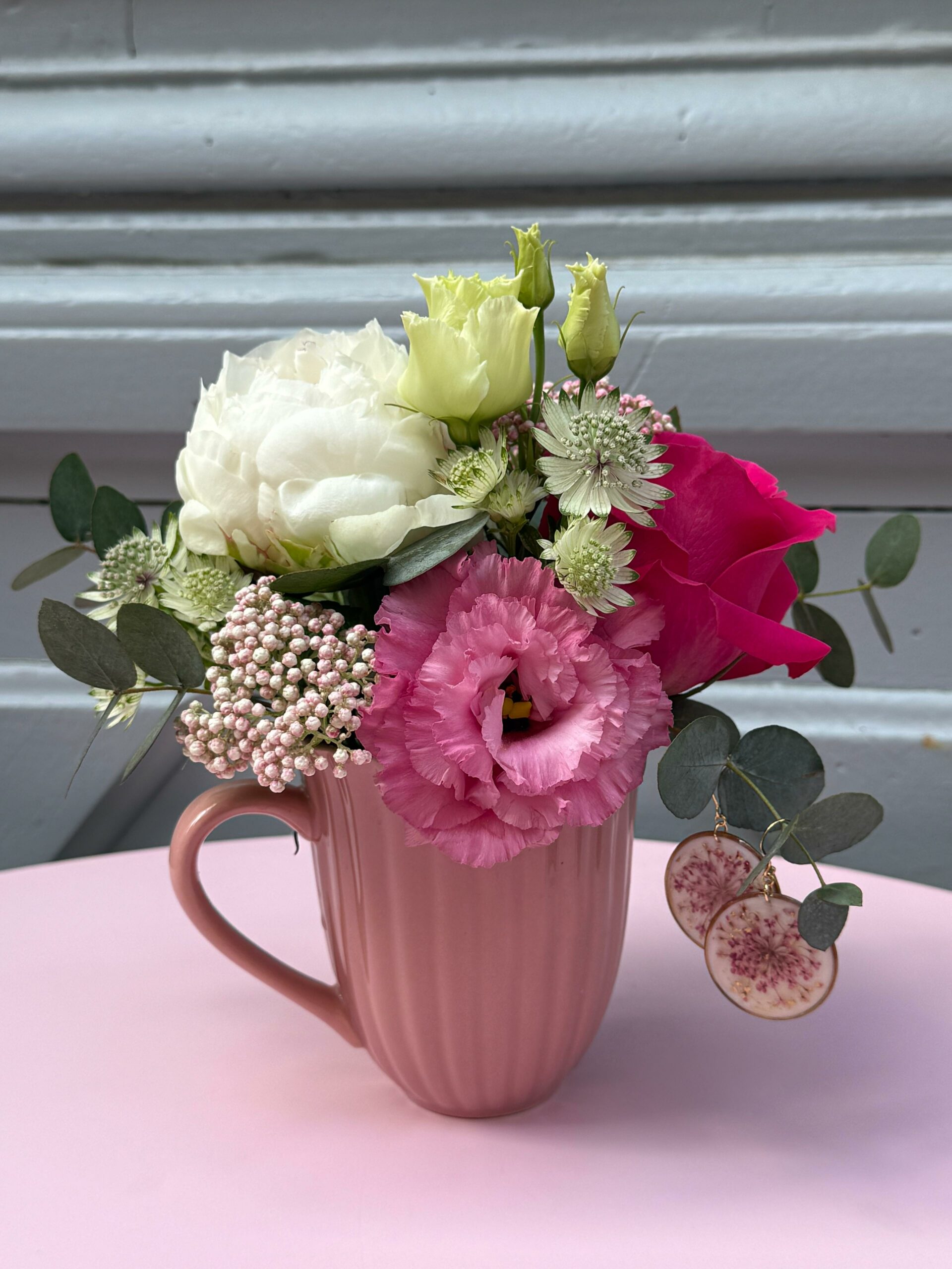 Boucles d'oreilles ou collier avec fleurs